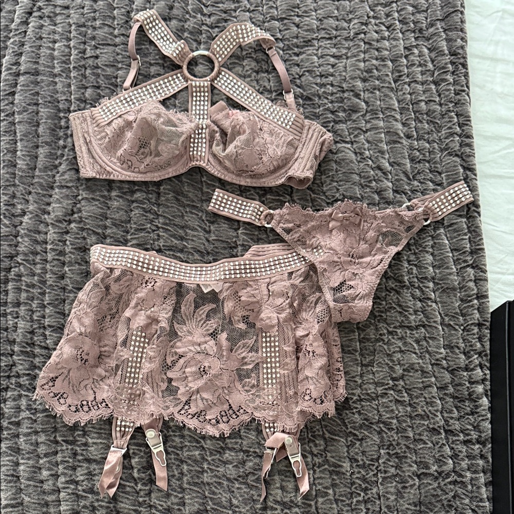 Agent Provocateur Lace Bra Set in Blush